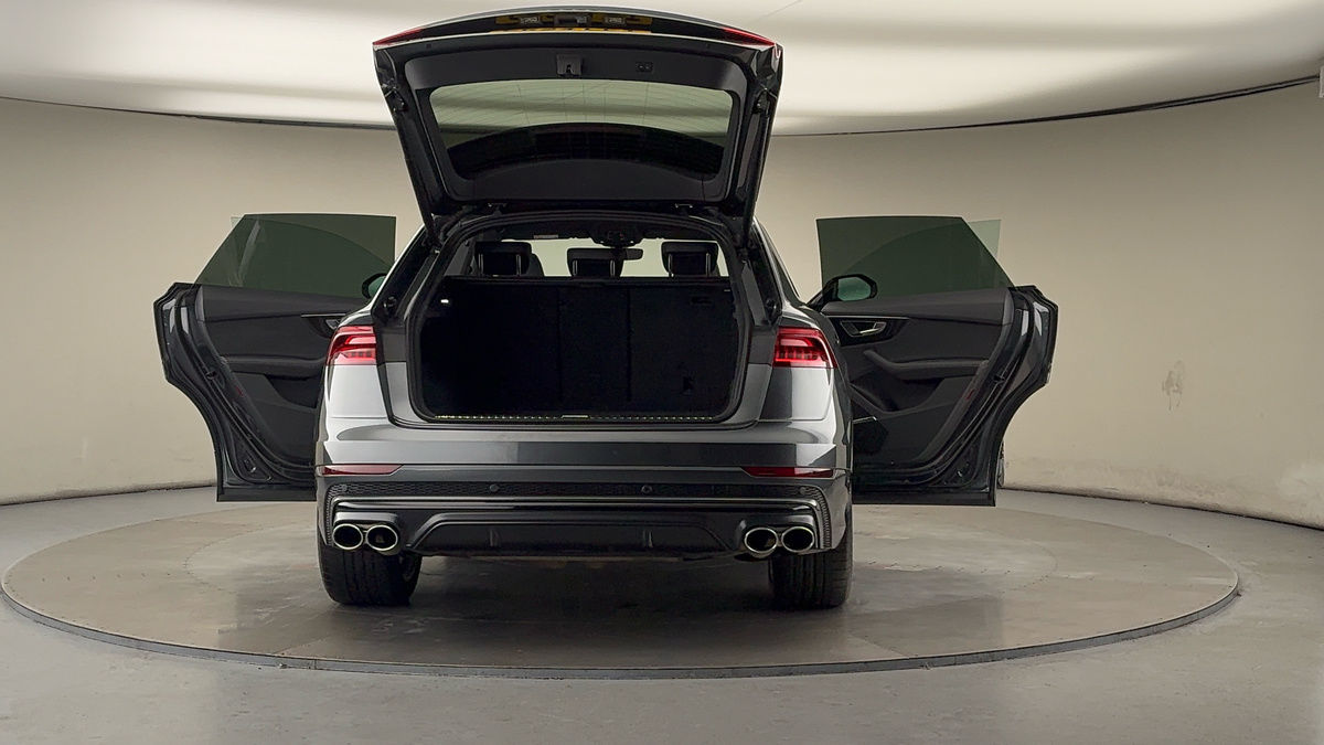 More views of Audi SQ8