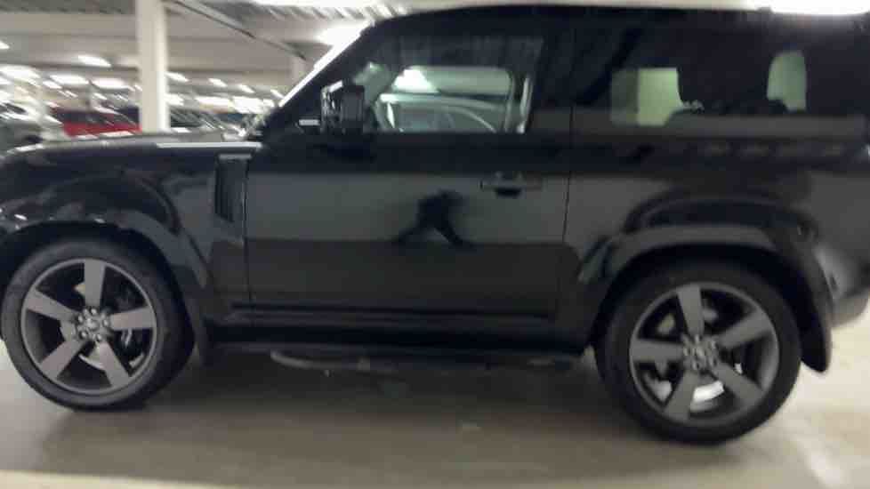 More views of Land Rover Defender 90