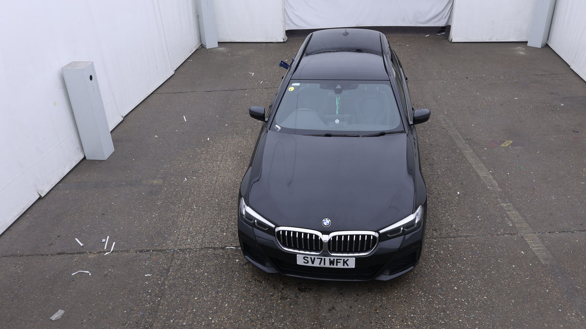 BMW 5 Series Image 7