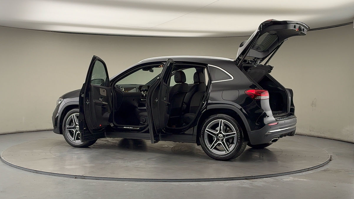 More views of Mercedes-Benz GLA