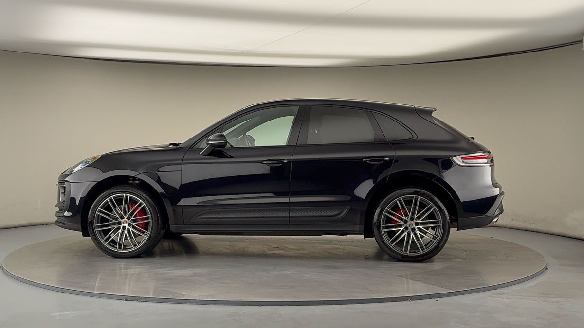 More views of Porsche Macan