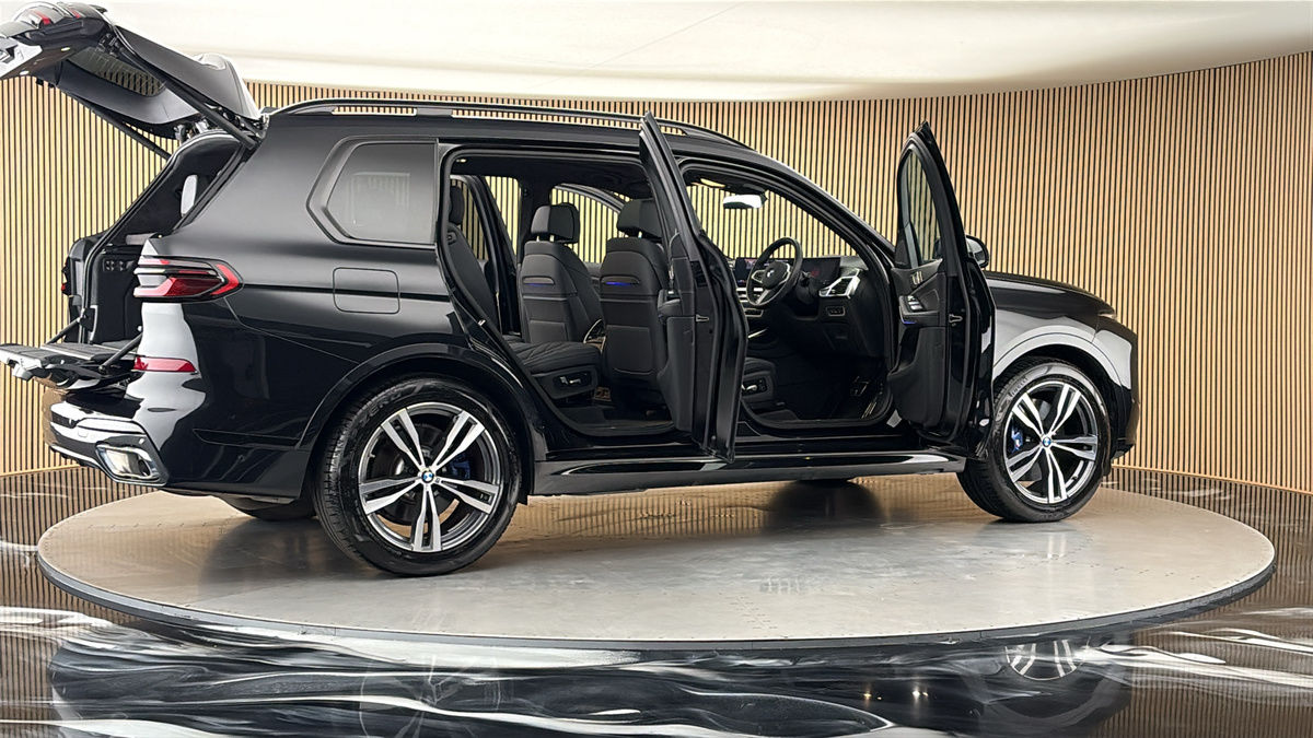 More views of BMW X7