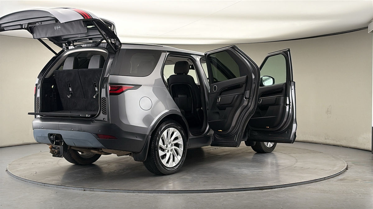 More views of Land Rover Discovery