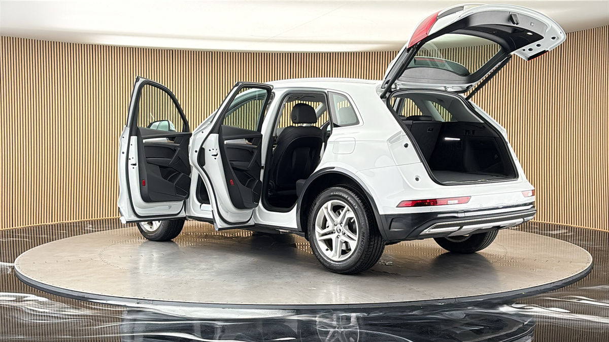 More views of Audi Q5