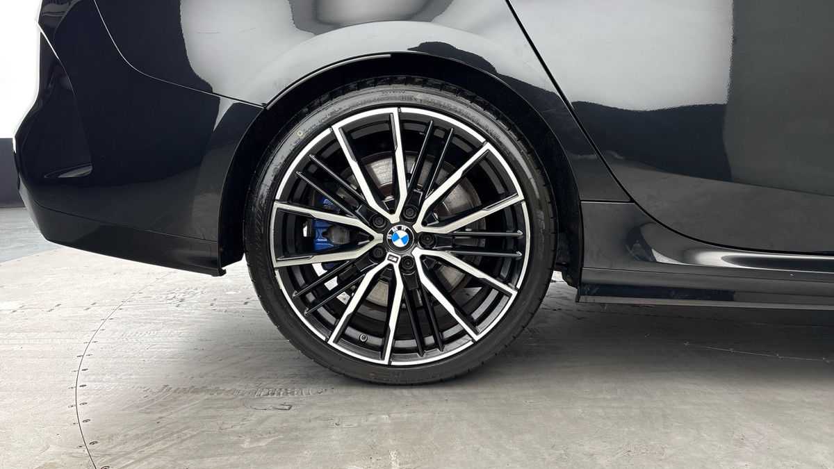 BMW 2 Series Image 10