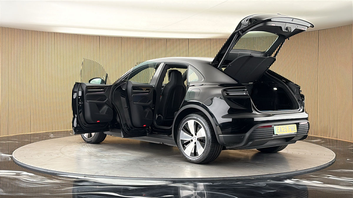 More views of Porsche Macan
