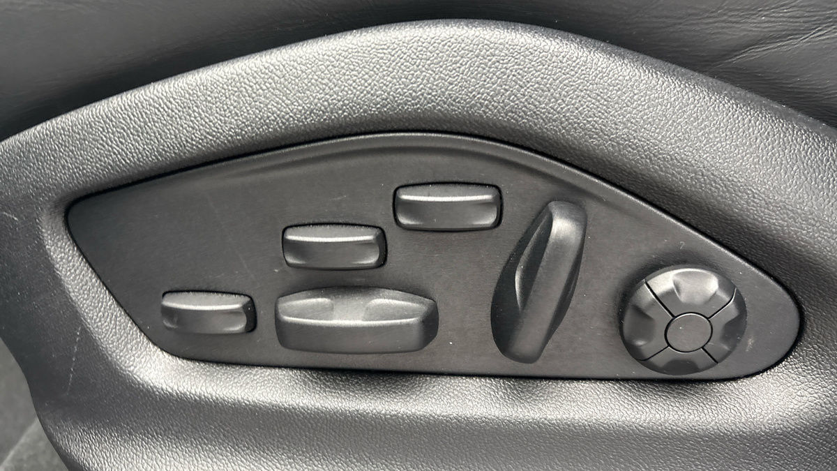 Porsche Cayenne Image 40