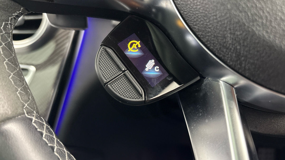 Mercedes-Benz GLC Image 26