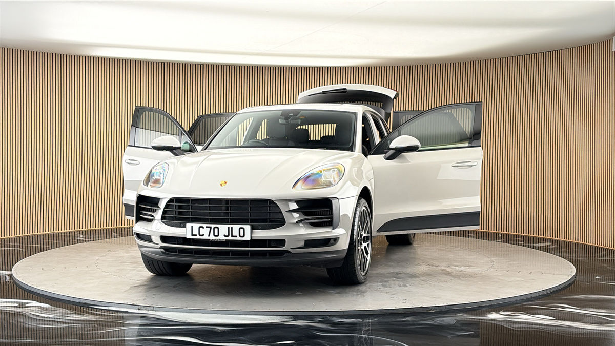 More views of Porsche Macan