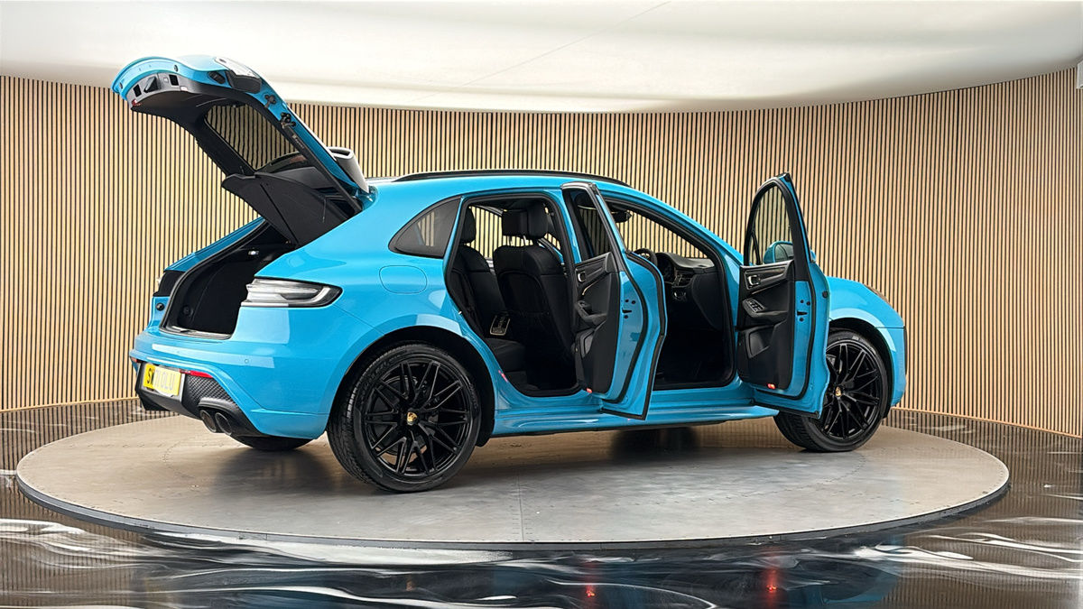 More views of Porsche Macan