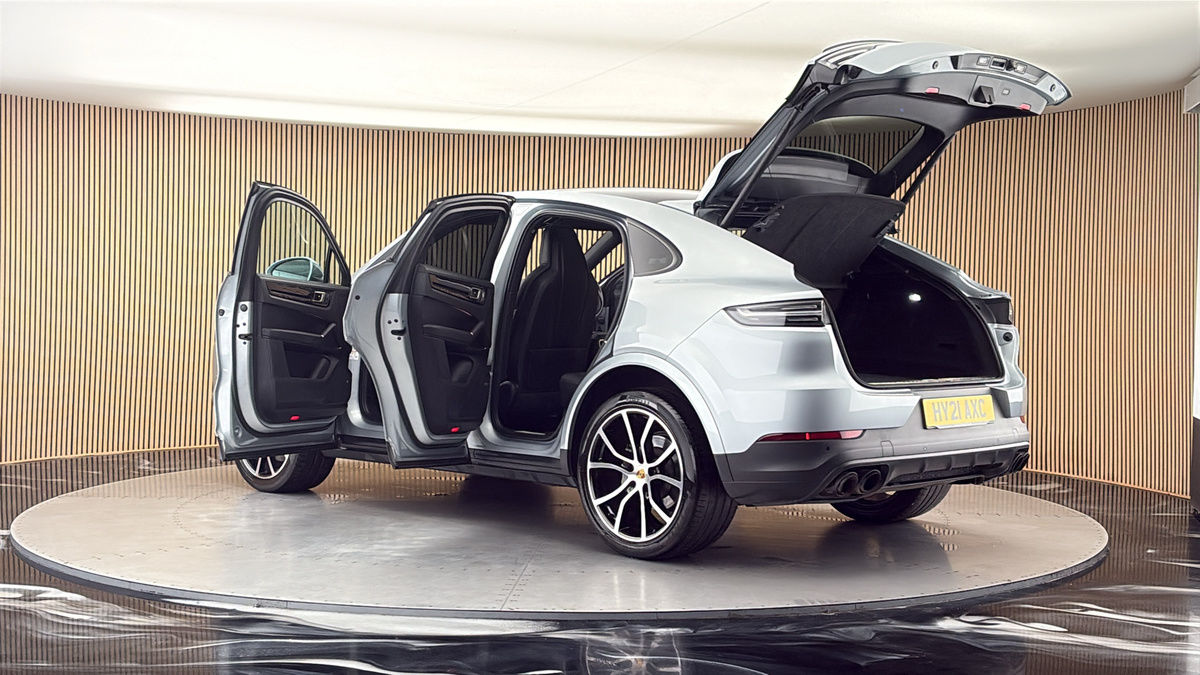 More views of Porsche Cayenne