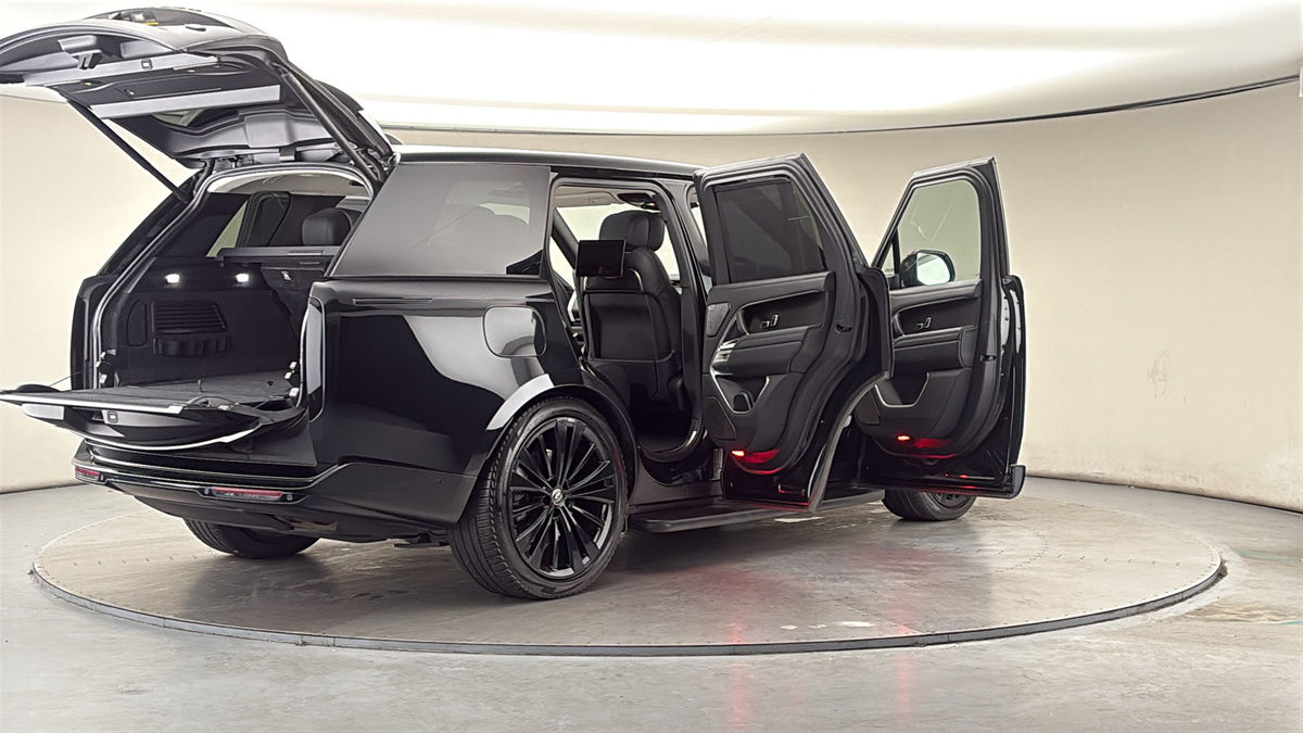 More views of Land Rover Range Rover