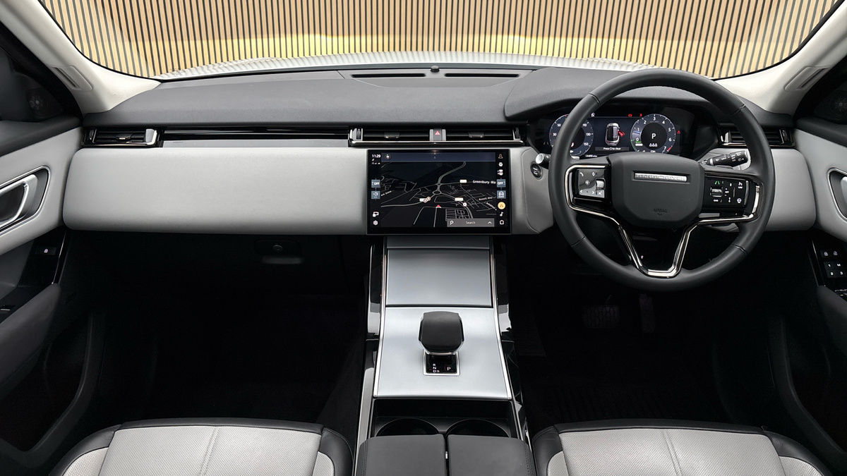 Land Rover Range Rover Velar Image 12