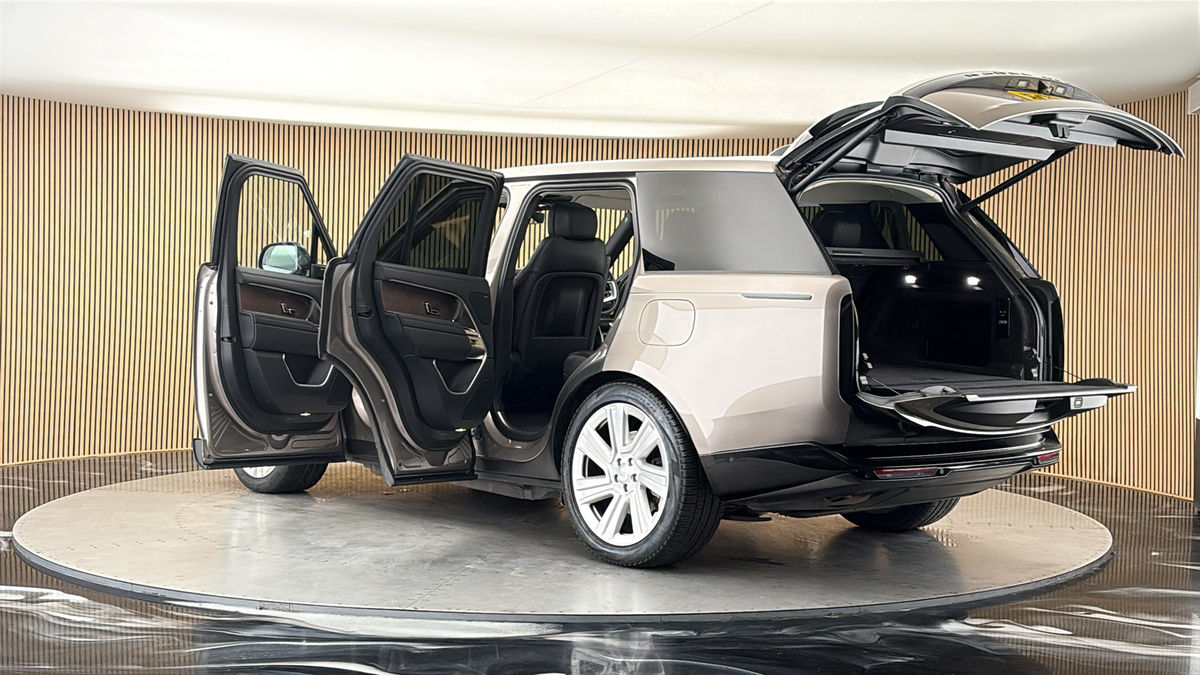 More views of Land Rover Range Rover