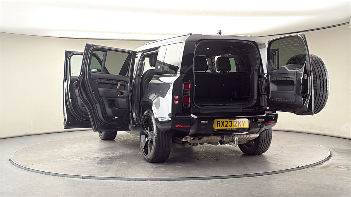 More views of Land Rover Defender 110