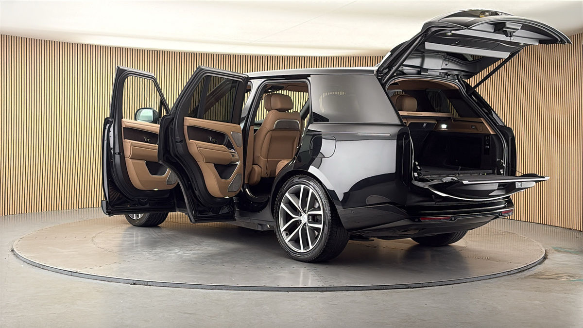 More views of Land Rover Range Rover