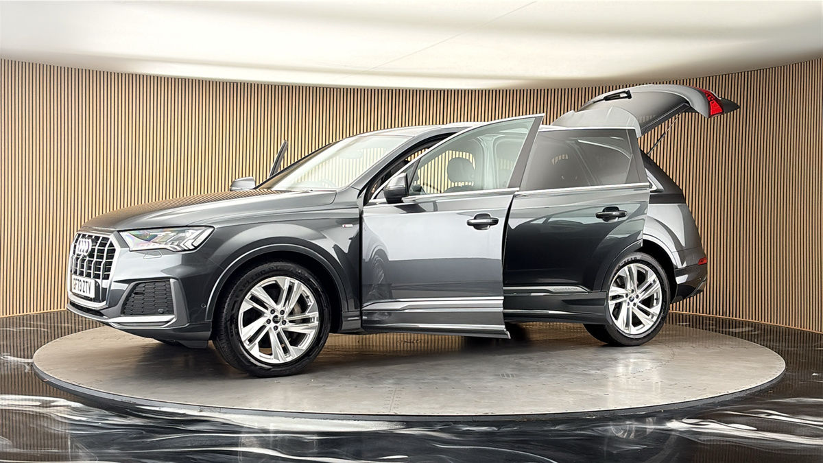 More views of Audi Q7