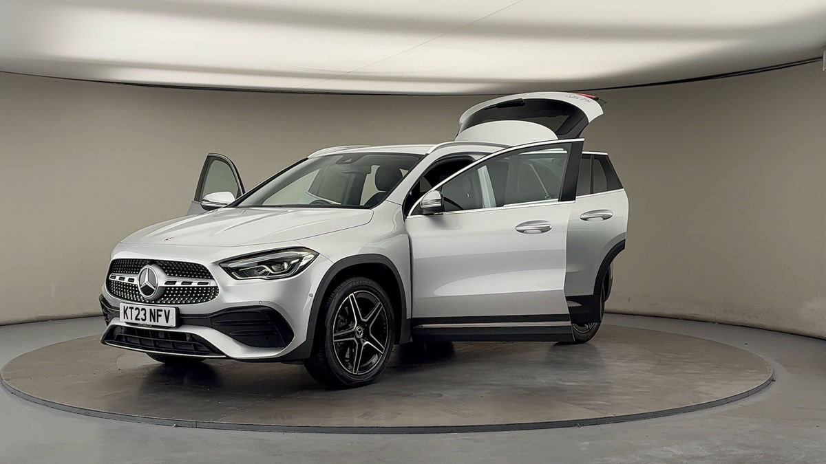 More views of Mercedes-Benz GLA