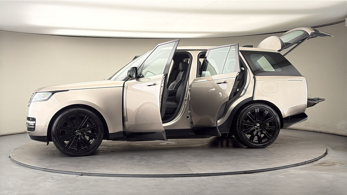More views of Land Rover Range Rover