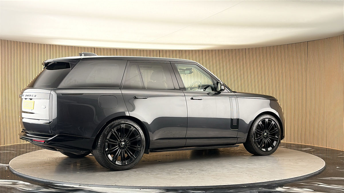 More views of Land Rover Range Rover
