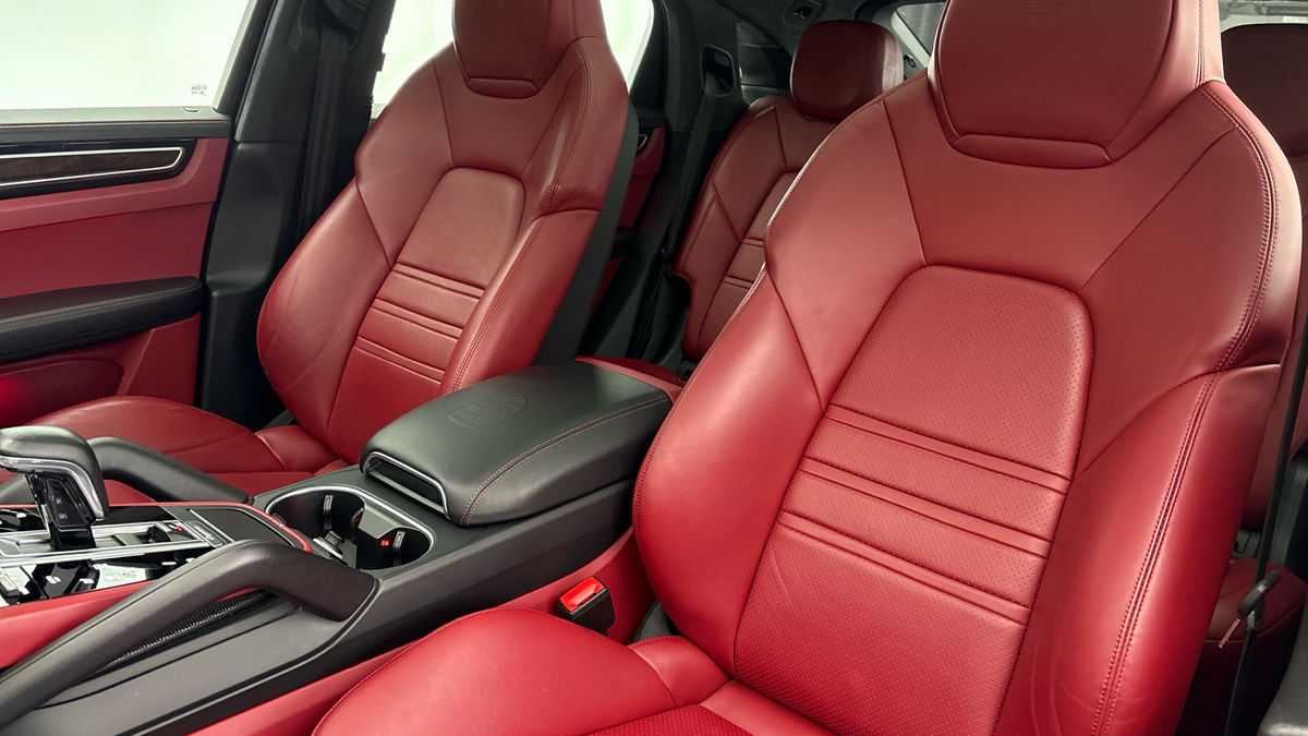 Porsche Cayenne Image 7