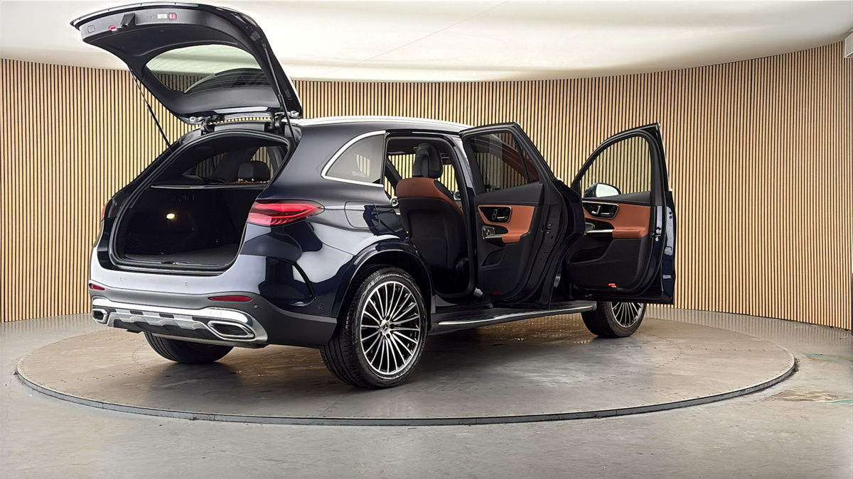 More views of Mercedes-Benz GLC