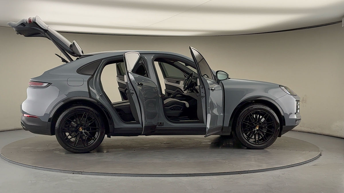 More views of Porsche Cayenne