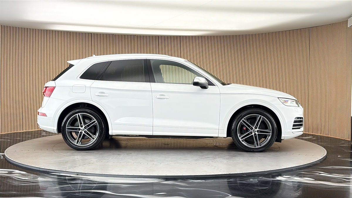 More views of Audi SQ5