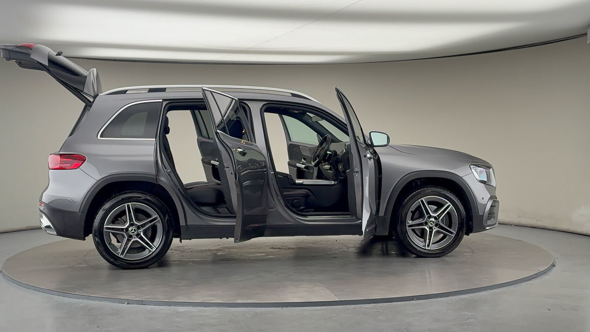 More views of Mercedes-Benz GLB