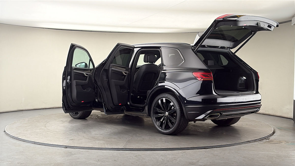 More views of Volkswagen Touareg