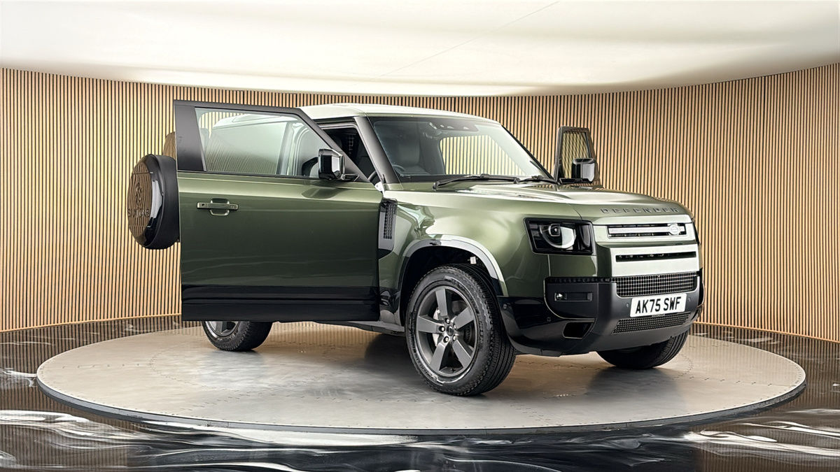 More views of Land Rover Defender 90