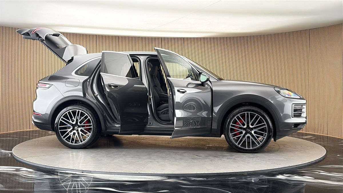 More views of Porsche Cayenne