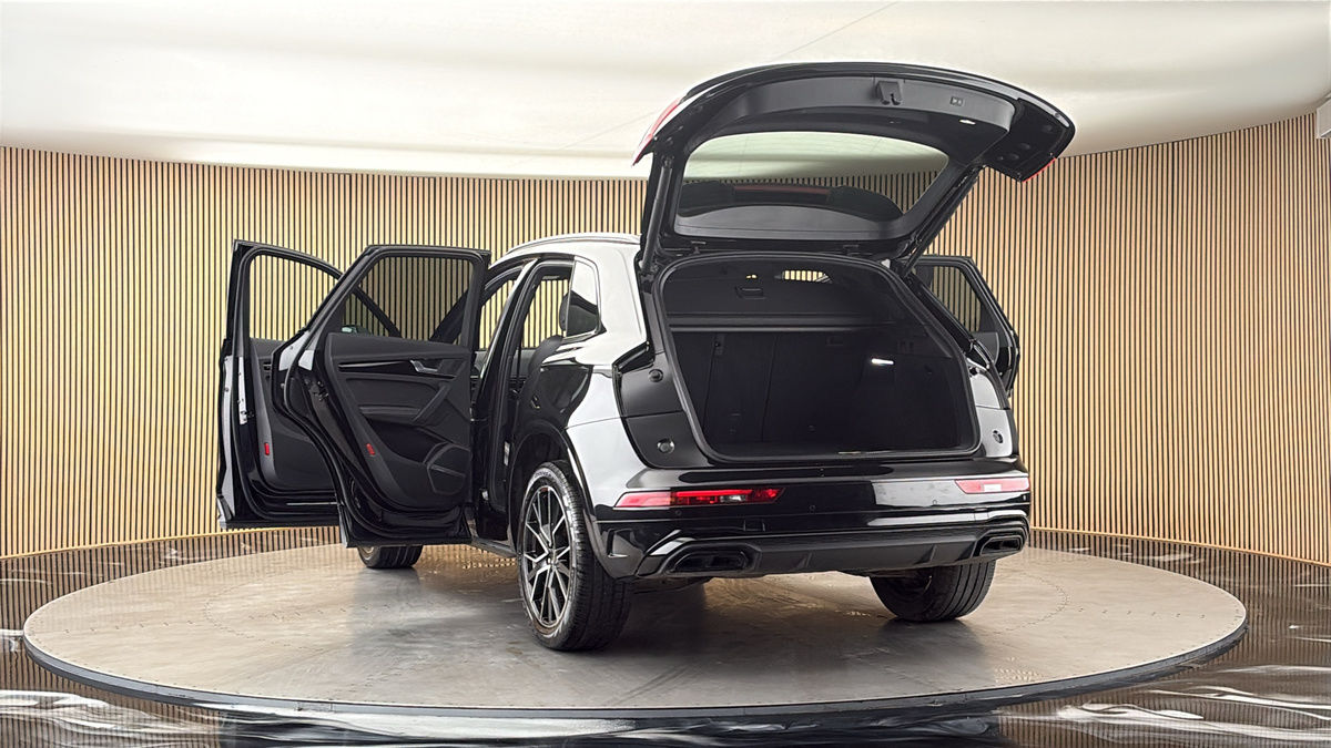 More views of Audi Q5