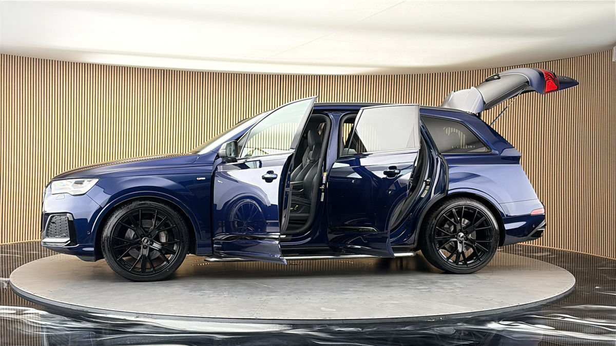More views of Audi Q7