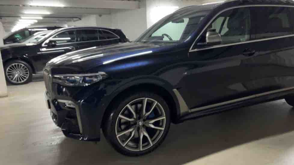 More views of BMW X7