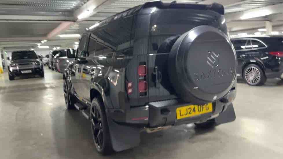 More views of Land Rover Defender 110