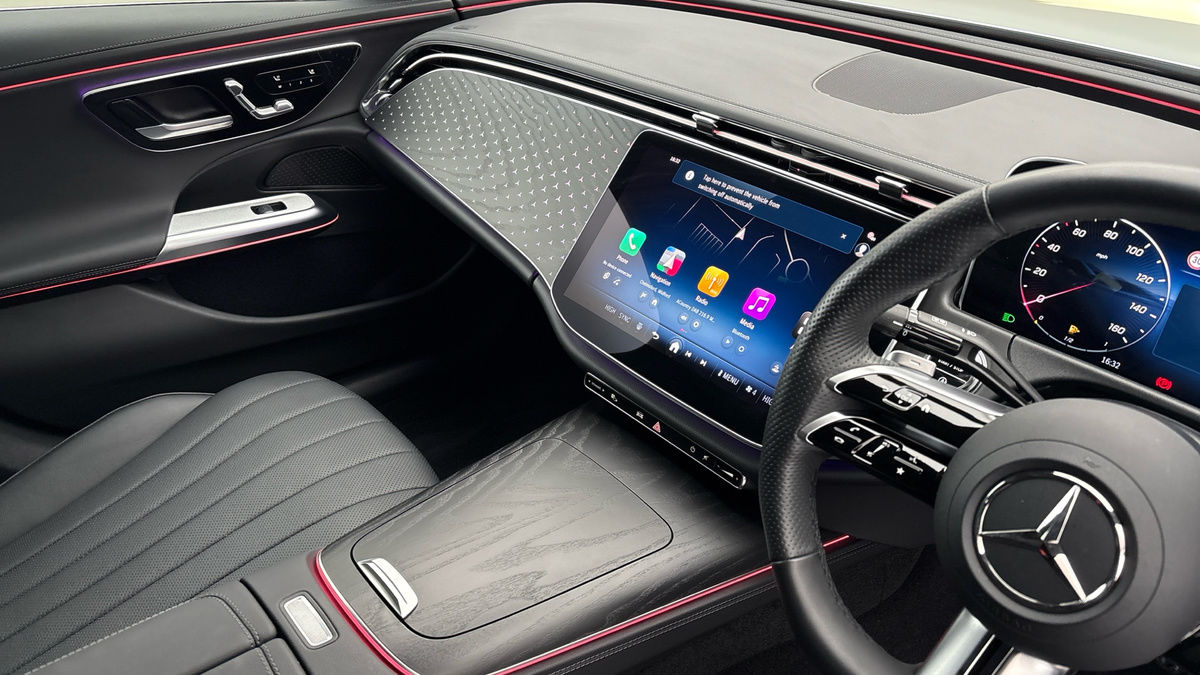 Mercedes-Benz E Class Image 18