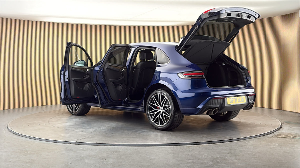 More views of Porsche Macan