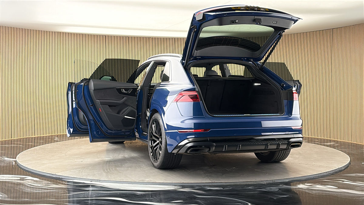 More views of Audi Q8