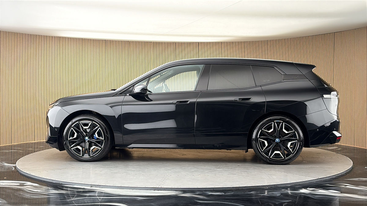 More views of BMW iX
