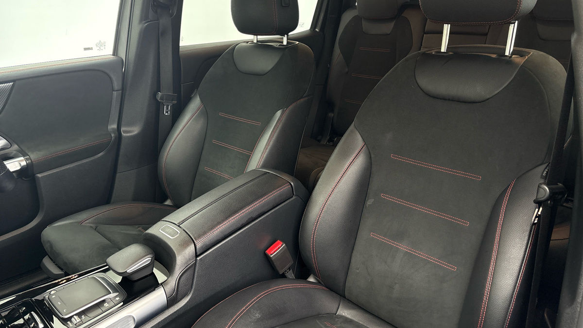 Mercedes-Benz GLB Image 7