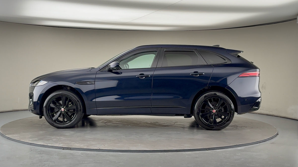 Jaguar F-PACE Image 15