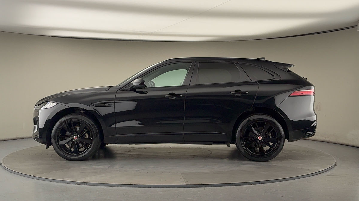 Jaguar F-PACE Image 15