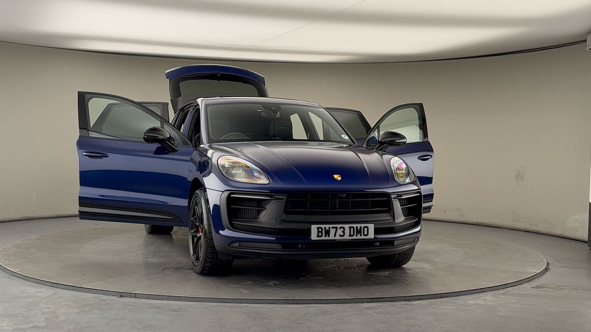 More views of Porsche Macan
