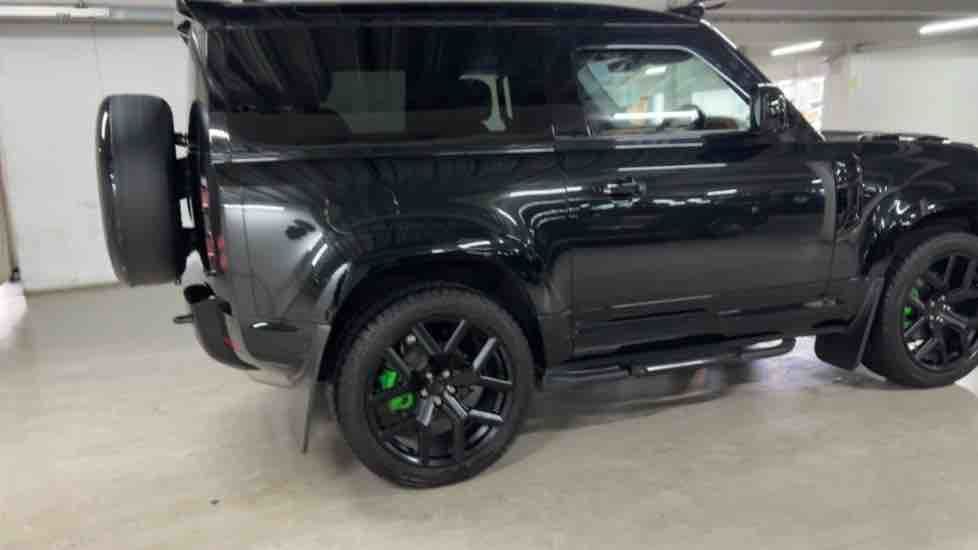 More views of Land Rover Defender 90
