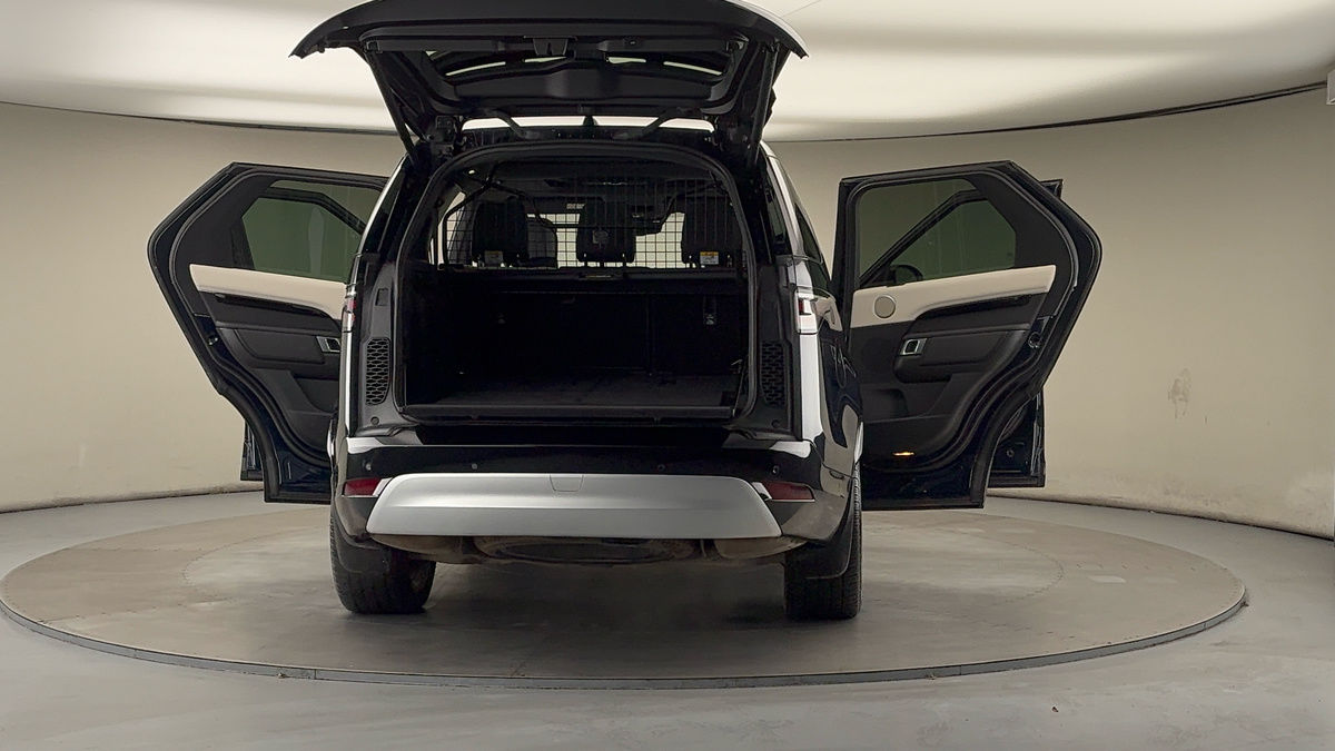 More views of Land Rover Discovery