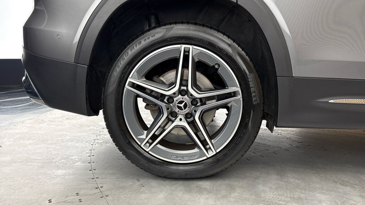 Mercedes-Benz GLB Image 10