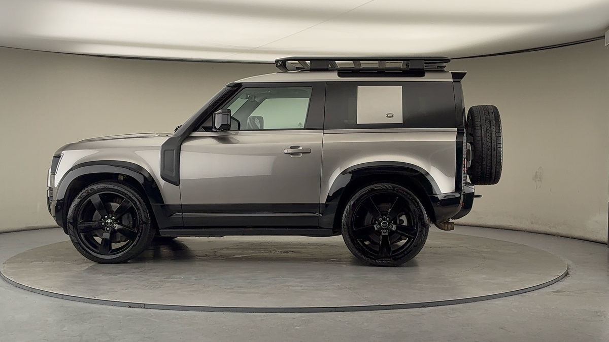 More views of Land Rover Defender 90