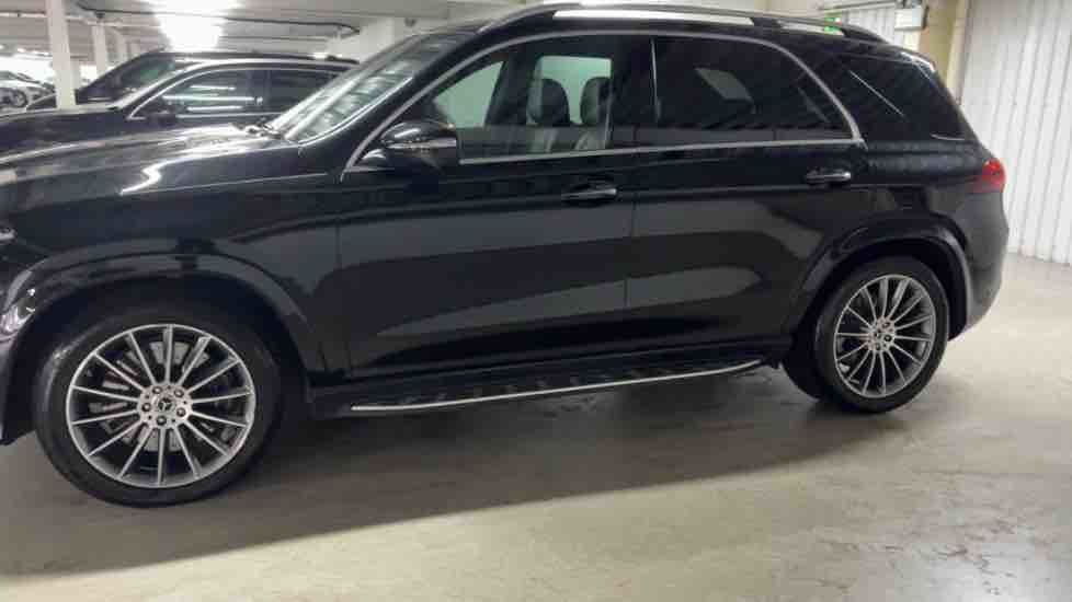 More views of Mercedes-Benz GLE