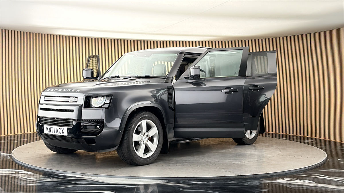 More views of Land Rover Defender 110